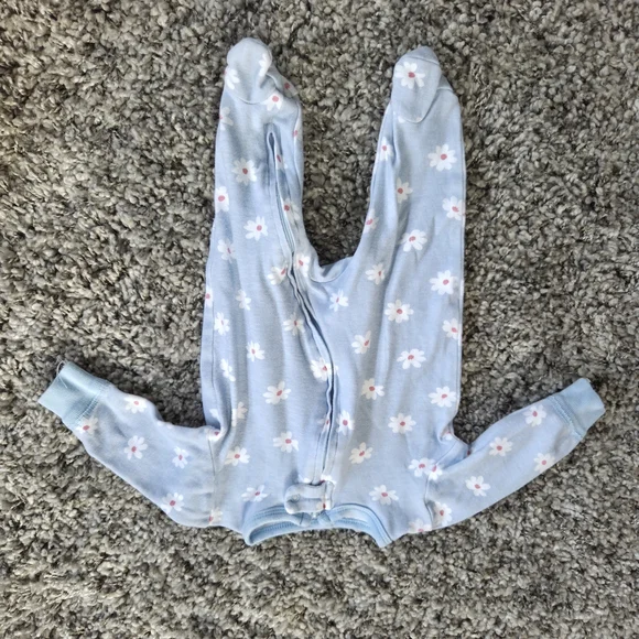 Baby Girl Pajama Bundle 0-3 Months Pink Blue Zip Up Flower, Cherry Strawberry - Picture 5 of 5